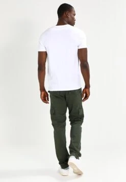 Abercrombie & Fitch Vneck 3 Pack - Basic T-Shirt - White/Black/Grey 11 Abercrombie & Fitch Vneck 3 Pack - Basic T-Shirt - White/Black/Grey -Fashion Store 018cd08578d44a4d81e79d195062deaa