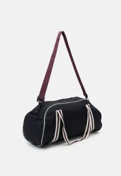 Nike Performance Gym Club Retro - Sports Bag - Black/Sail/Night Maroon -Fashion Store 0f8c8d15d2bf4f829adbbc66b8267dca