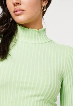 Selected Femme Slfwilma T Neck - Long Sleeved Top - Pistachio Green 13 Selected Femme Slfwilma T Neck - Long Sleeved Top - Pistachio Green -Fashion Store 133104508bab4ce0bc627a5dcf3faab4