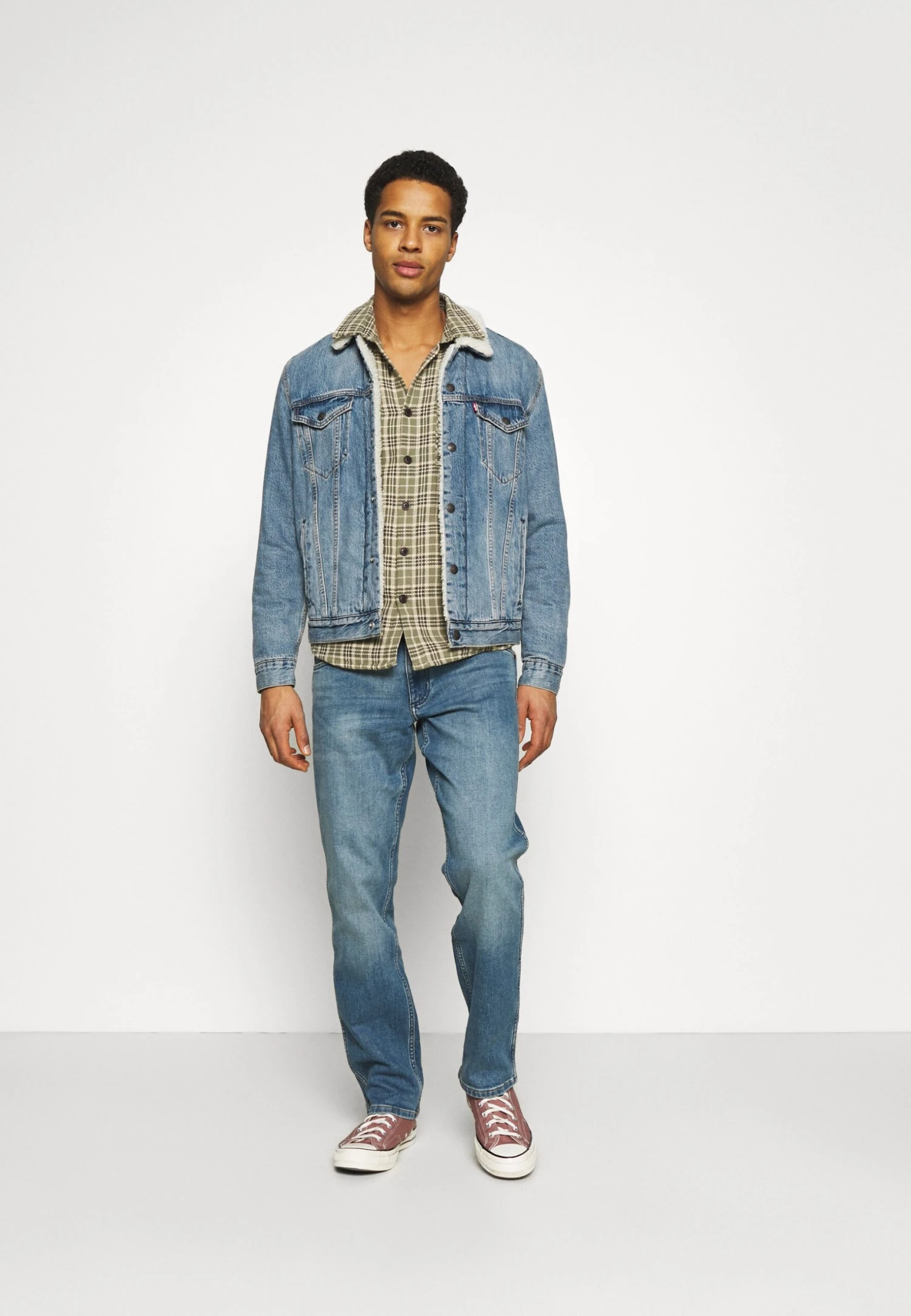 Wrangler Straight Leg Jeans - Blue Fever 4 Wrangler Straight Leg Jeans - Blue Fever - Image 2