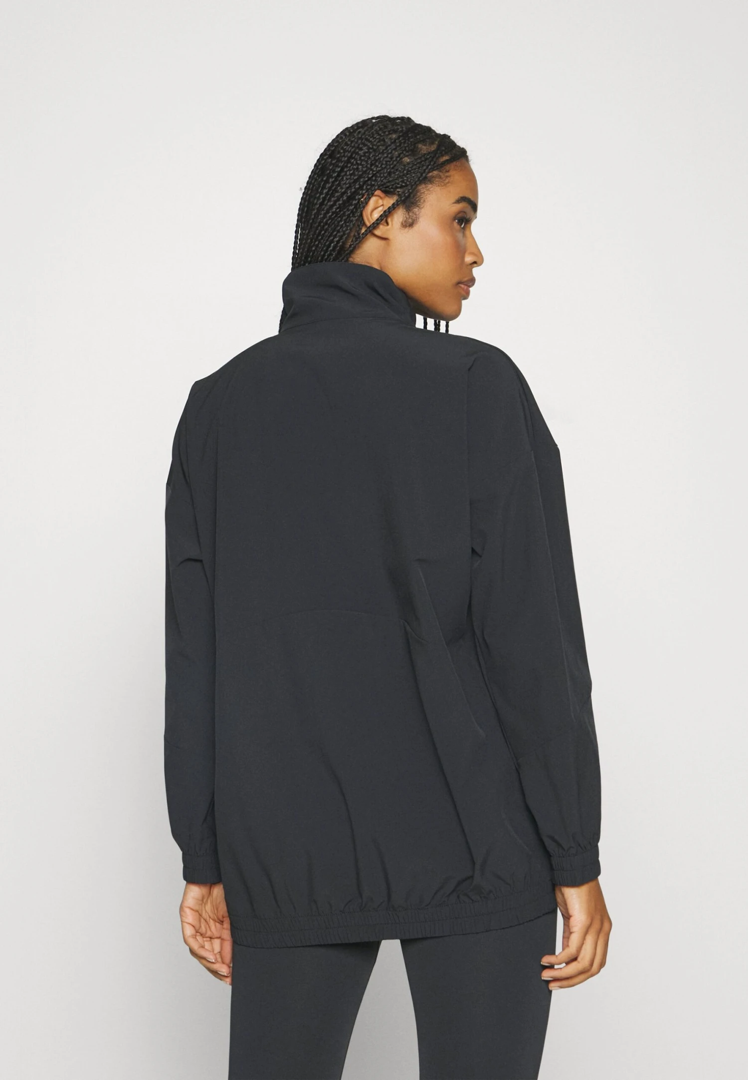 Under Armour Oversized Jacket - Windbreaker - Black/White 5 Under Armour Oversized Jacket - Windbreaker - Black/White - Image 3