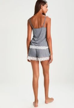 Anna Field Sarah Short Pj Set- Pyjama Set - Off-White/Dark Blue 11 Anna Field Sarah Short Pj Set- Pyjama Set - Off-White/Dark Blue -Fashion Store 33d0e936af774883bb2b5a180610a668