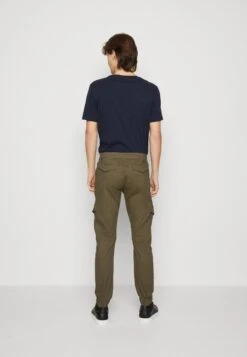 Indicode Jeans Javier - Cargo Trousers - Army 10 Indicode Jeans Javier - Cargo Trousers - Army -Fashion Store 34ae650abeb44a6297d1ff44eb08f828