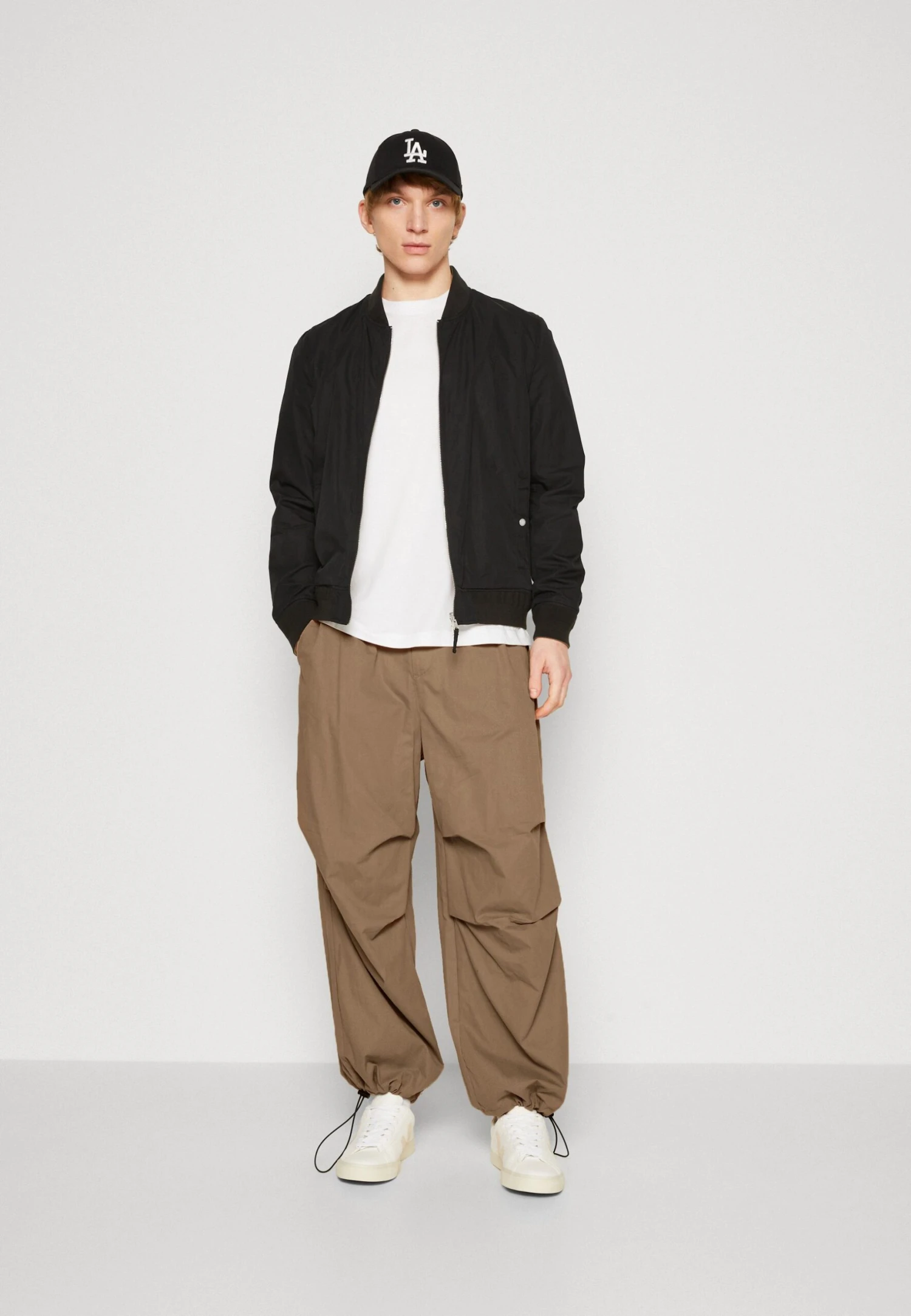 YOURTURN Unisex - Trousers - Brown 4 YOURTURN Unisex - Trousers - Brown - Image 2