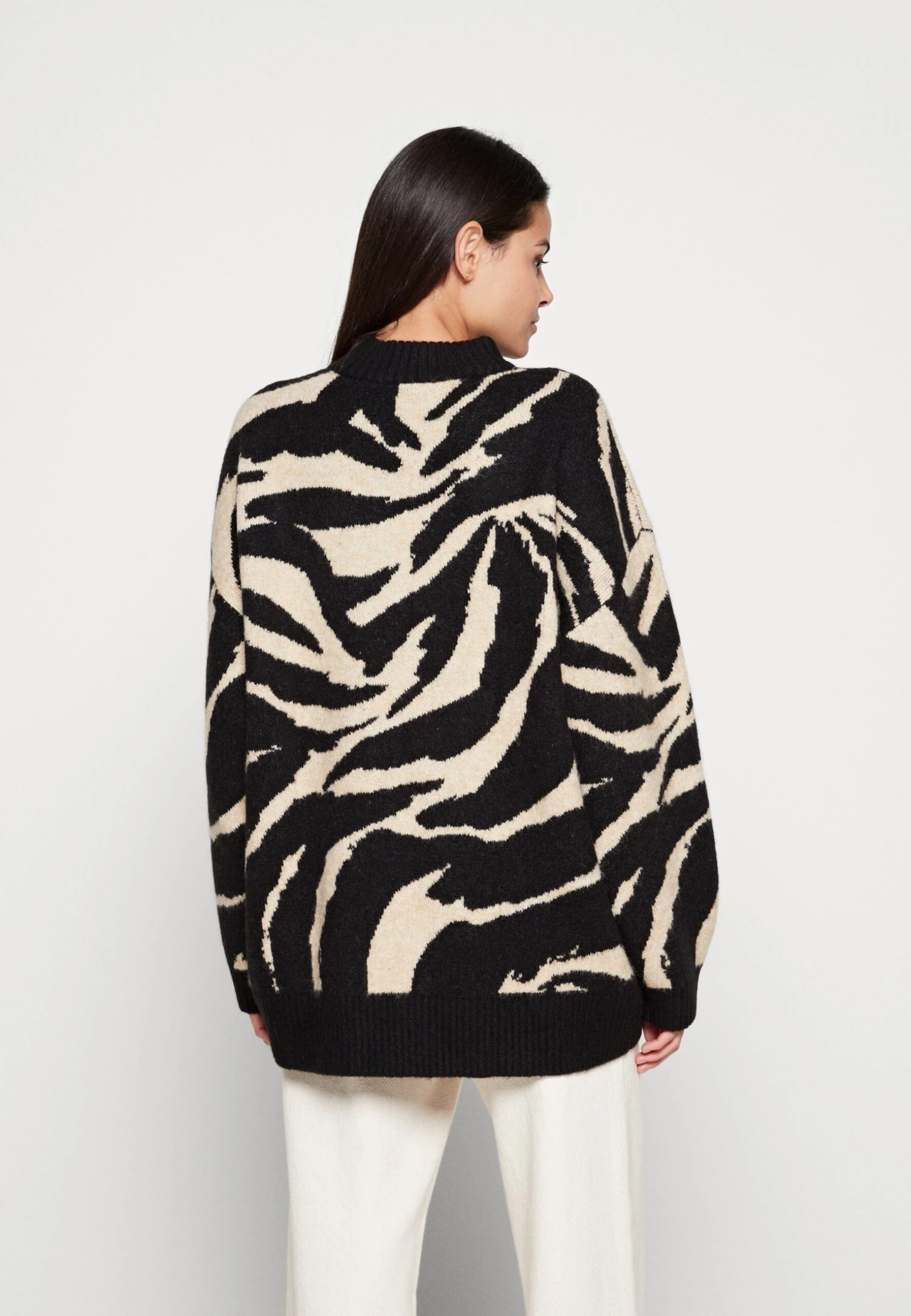 Monki Jumper - Black Dark/Beige 5 Monki Jumper - Black Dark/Beige - Image 3