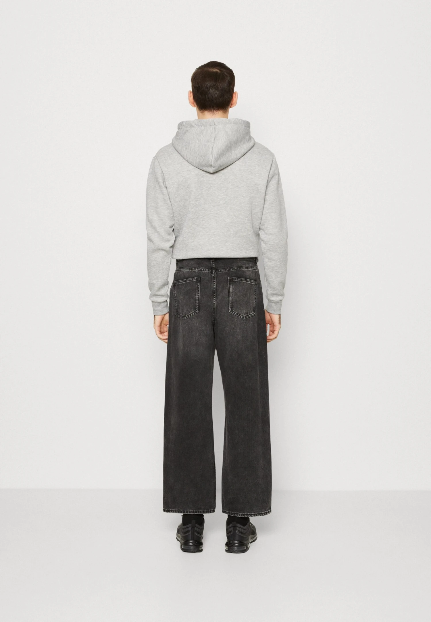 YOURTURN Unisex - Relaxed Fit Jeans - Black 5 YOURTURN Unisex - Relaxed Fit Jeans - Black - Image 3