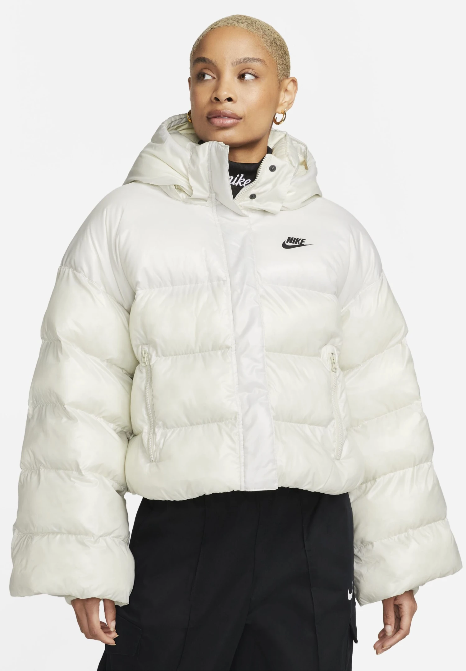 Nike Sportswear W Nsw Tf Synfl City Hd Jkt - Winter Jacket - Light Bone/Black 3 Nike Sportswear W Nsw Tf Synfl City Hd Jkt - Winter Jacket - Light Bone/Black