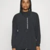 Under Armour Oversized Jacket - Windbreaker - Black/White -Fashion Store 95689abdd6154a048c0f5b2bac6dd8b5