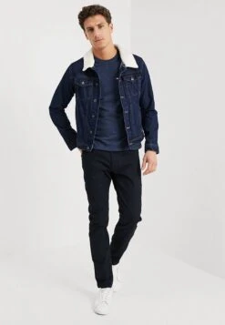 Fashion Store -Fashion Store a02d254347e443f49e2c4e865f36b1ba