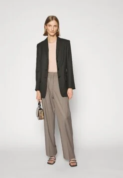 By Malene Birger Essentials Porter - Short Coat - Black 15 By Malene Birger Essentials Porter - Short Coat - Black -Fashion Store a2e2474ab30d4db6a10d40d9ffb27be6