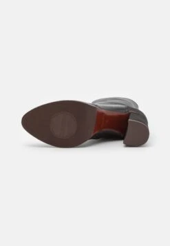 Chie Mihara Fayu - Platform Ankle Boots 14 Chie Mihara Fayu - Platform Ankle Boots -Fashion Store d63e6a5fac8f42eca639f60c4c58be3a