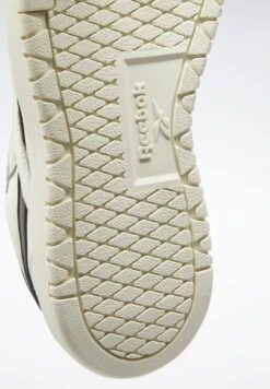 Reebok Classic Club C Double - Trainers - Chalk Core Black Chalk -Fashion Store d8dfe14584004d46b91e3e5f32392c07