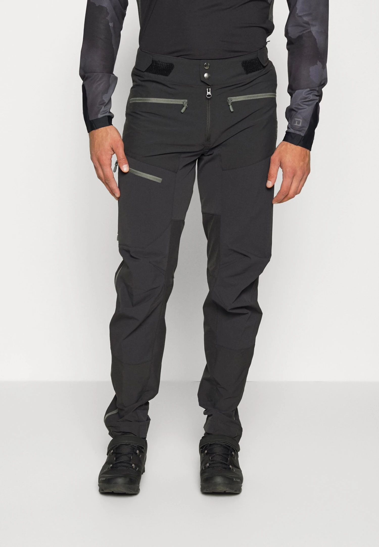 Norrøna Fjørå Flex Pants- Outdoor Trousers - Caviar 3 Norrøna Fjørå Flex Pants- Outdoor Trousers - Caviar